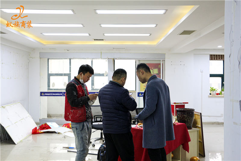 冰球突破豪华版网址商装新增办公室装修中