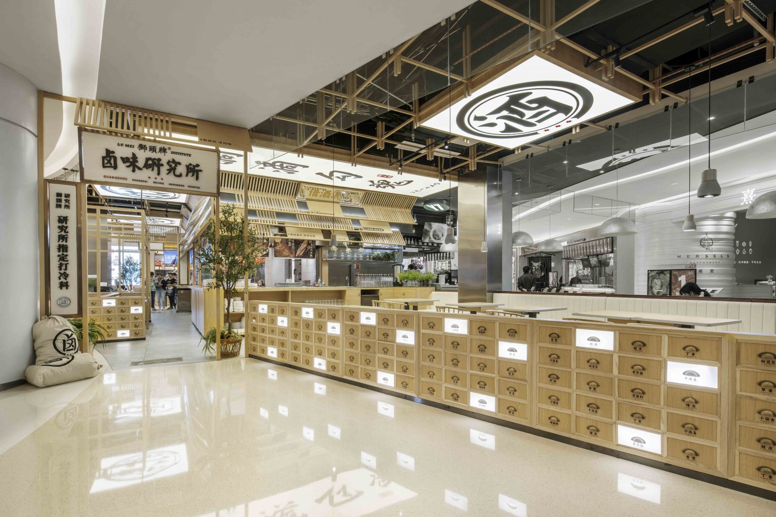 卤味店怎么装修？