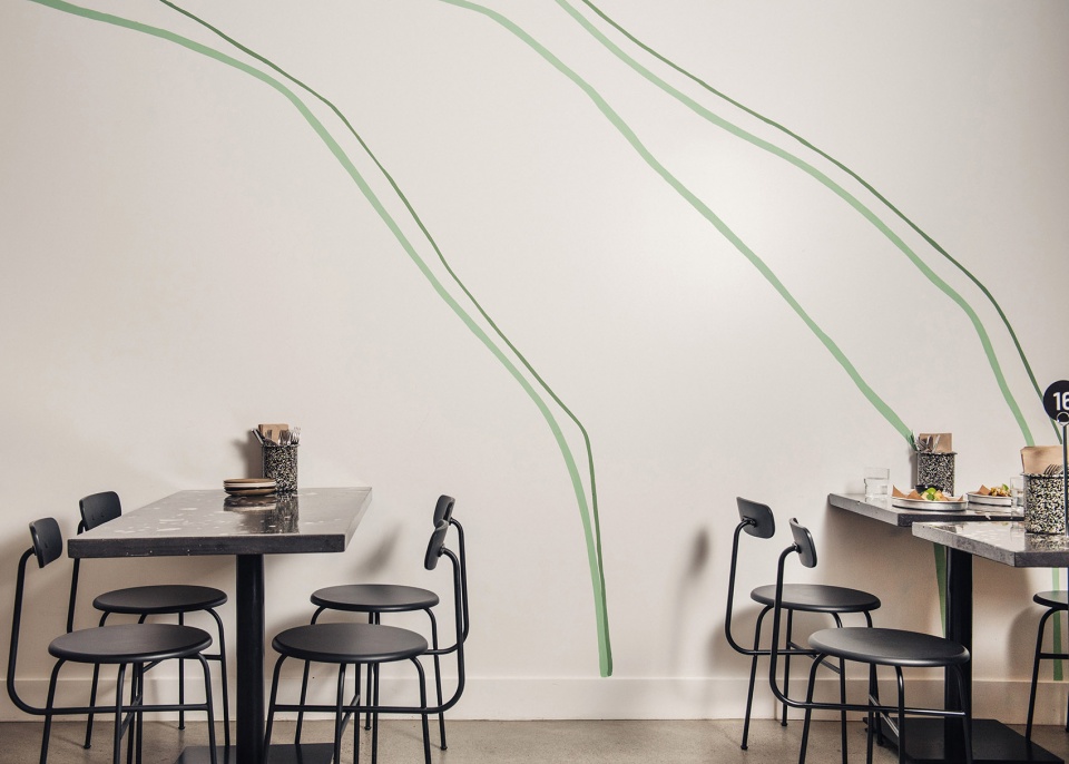 店铺装修，墙面返潮的原因有哪些?