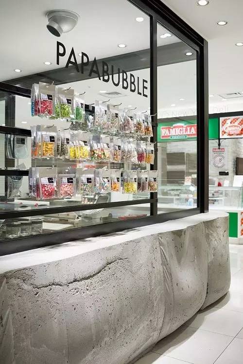 每次去甜品店都心情大好，治愈你的不止甜品，还有店内的装修风格